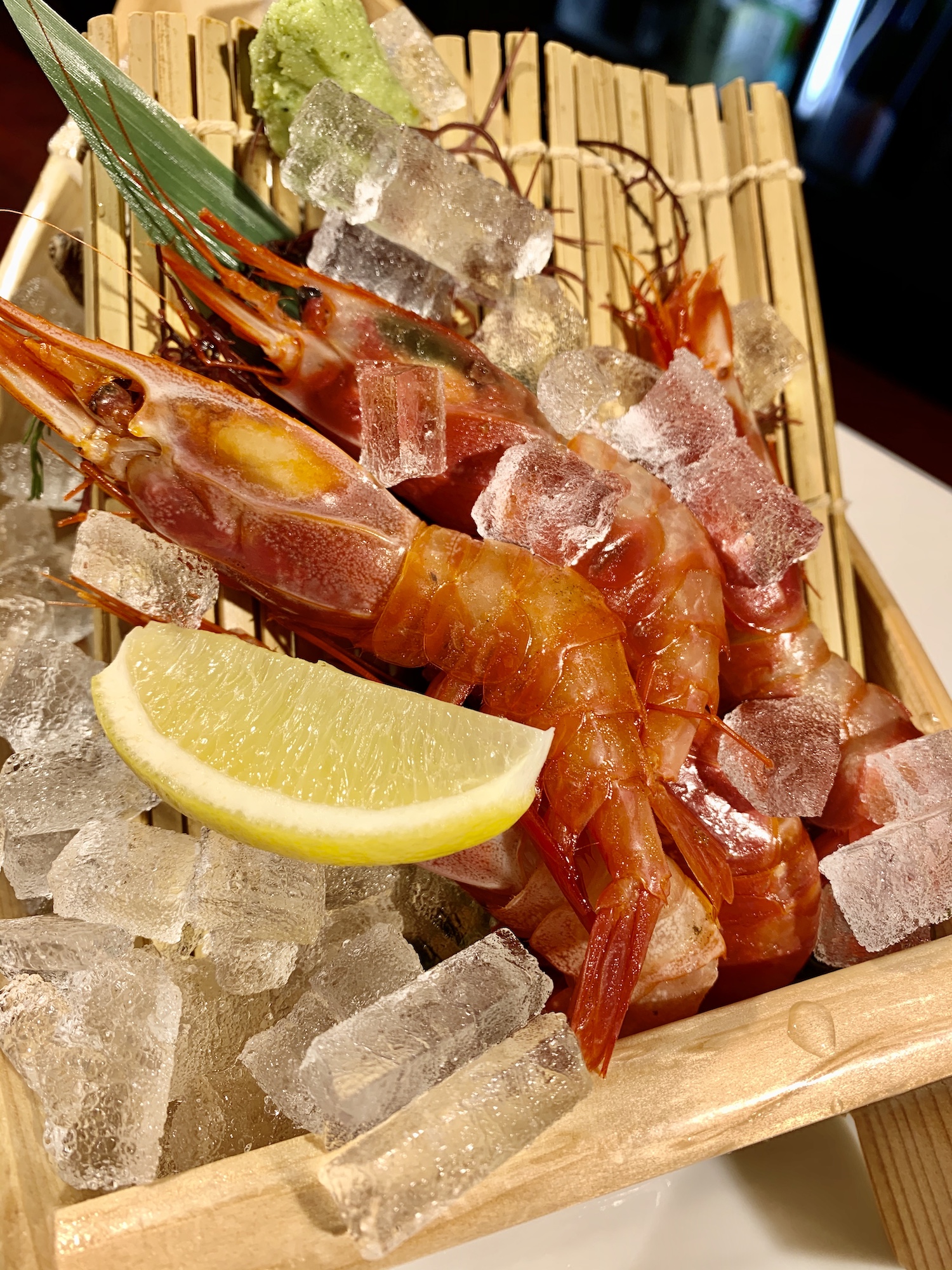 子持ちボタンエビの舟盛り